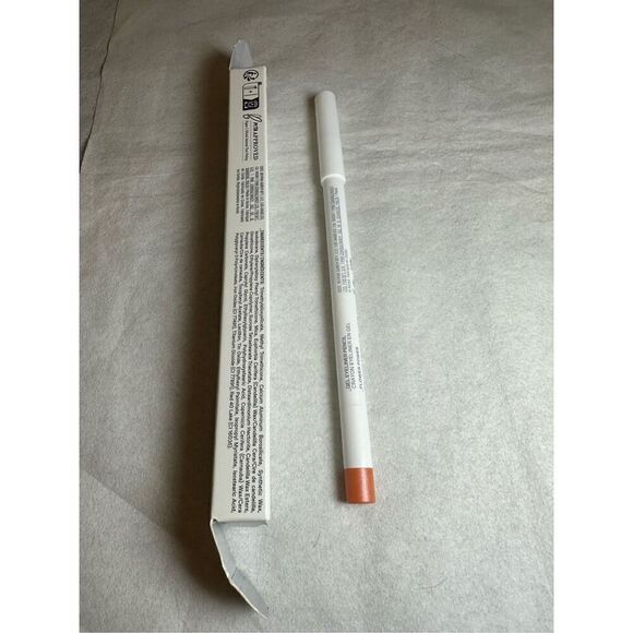 r.e.m. beauty At The Borderline Gel Eyeliner Pencil Color: flower power reddish - Picture 6 of 6